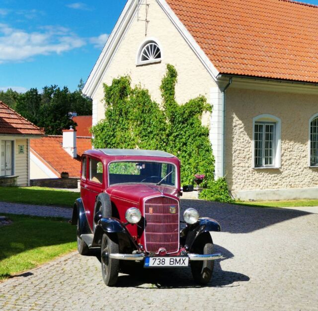 Meie proua Opel 1936. 
Me lihtsalt arvame, et see toredus on proua 😇
.
.
#vihulamanor #bestofthebaltics #opel1936
#vihulamõis #kevadsüdames #springmood #springiscoming #lahemaamõisad #vacation #puhkus #visitvihula #opel  #visitvihulamanor #eestimõisad #estonia #perepuhkus #eestimaa #chooseestonia #northestonia #lovestonia #estonia #oldcar #kaunideestipaigad #spainestonia #uunikumid #visitvirumaa #eestissearmunud #puhkaeestis  #virumaa  #mõisadeestis #spaapuhkus