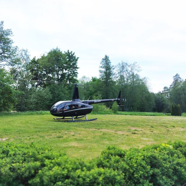 😊 ette ruttavalt mainime, et Vihula Mõisa jaanitulel 22.06 saavad julgemad helikopteriga lennates mõisa linnulennu kõrguselt vaadata!