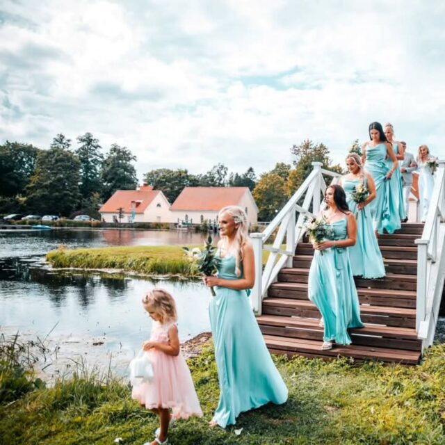 Wedding season is officially open! 💍✨
Vihula Manor is ready to welcome love stories that deserve a fairytale setting. Let the summer be filled with vows, laughter, and unforgettable memories.

imeline @buduaar pulmapidu 
.
.