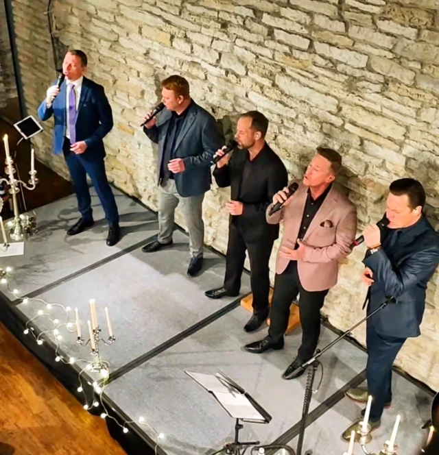 Meil oli suur rõõm saada osa kaunitest kontsertidest. Mõisas astusid üles Estonian Voices, täites ruumi puhta ja sooja mitmehäälsusega, Birgit ja Mihkel Mathiesen, lõid siira ja hubase atmosfääri, Marek Sadam ja Mikk Saar, jutustavad oma lugudes elust ja äratundmisrõõmu pakkuvatest hetkedest, Henry-David Varema  tšello kõla lisas õhtule sügavust, rahu ja ajatuid emotsioone, ning Noorkuu koos Kalle Sepaga. Sellest õhtust tehtud fotojäädvustus kannab endas sama soojust ja emotsiooni nagu kontserdid ise.
@noorkuugroup